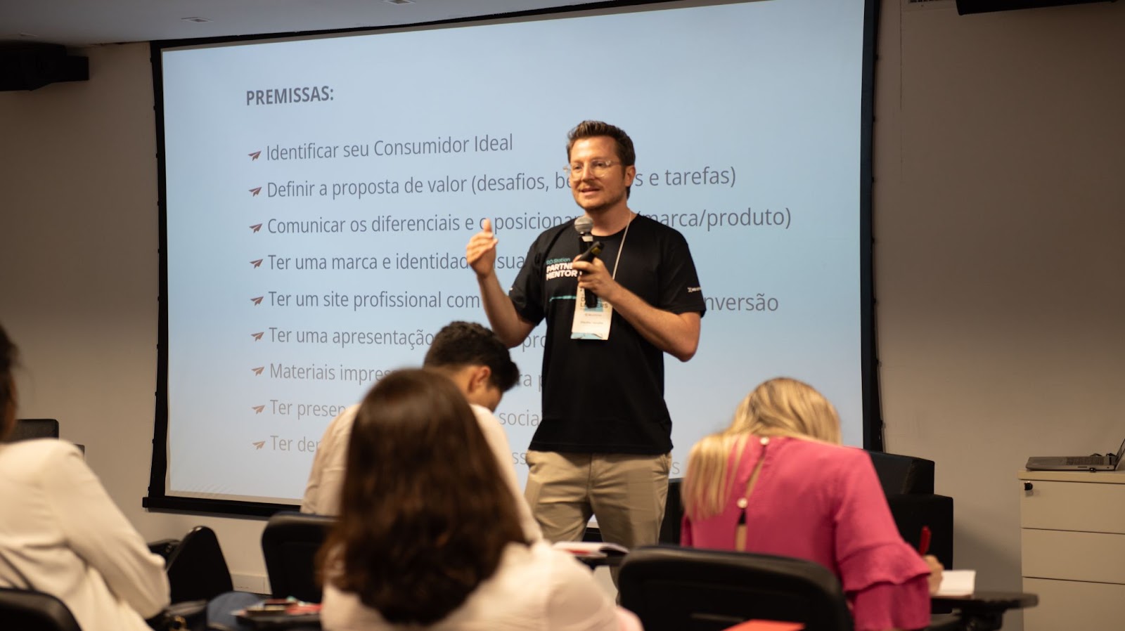 Foto do palestrando Glauber Serafim, localizado no conteúdo sobre digital leaders.